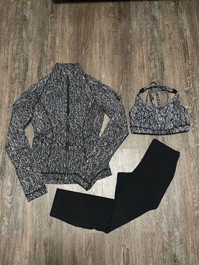 GUC Lululemon Matching Luon Suited Jacquard White/Black Set. Size 4